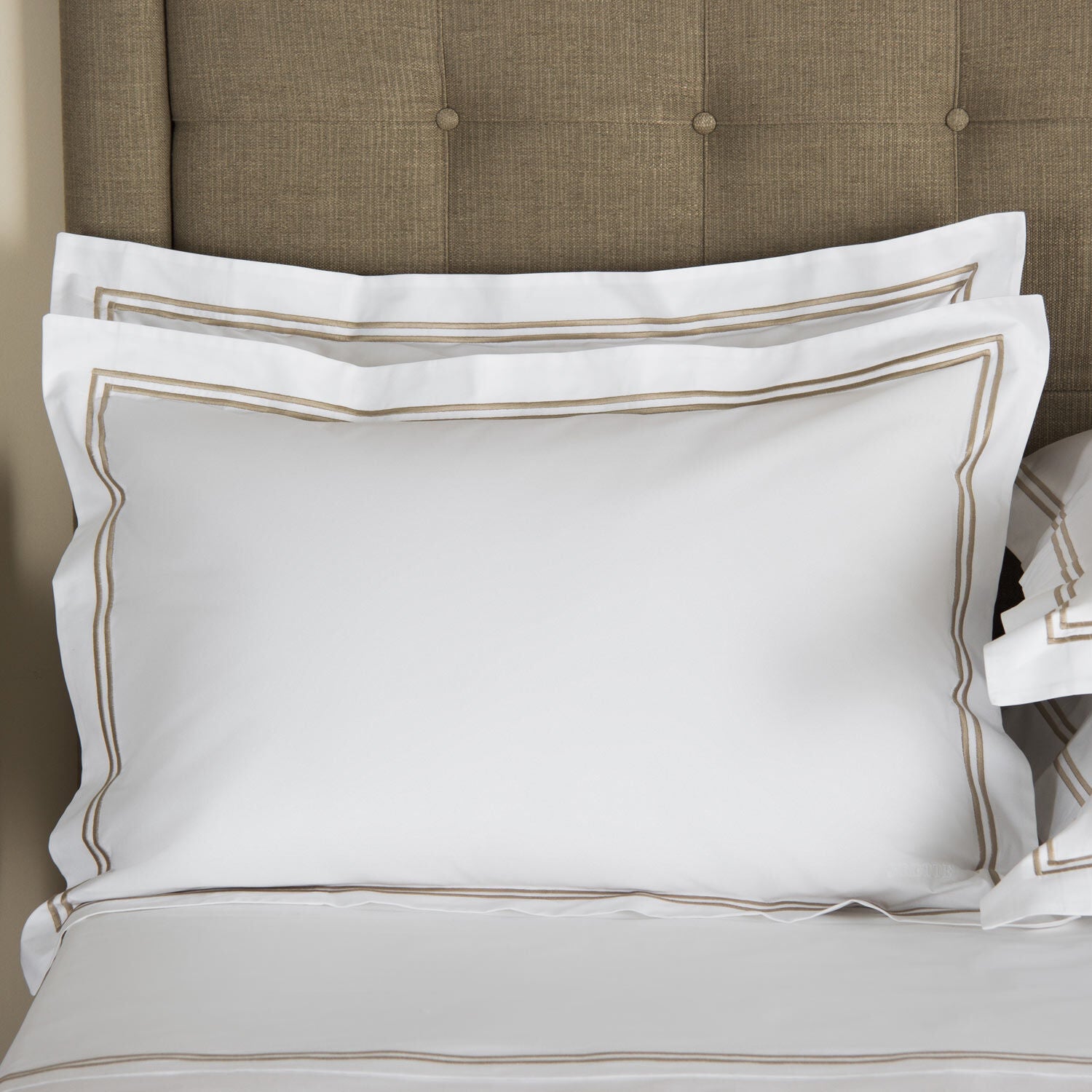 Hotel Classic Sham - Thumbnail 4