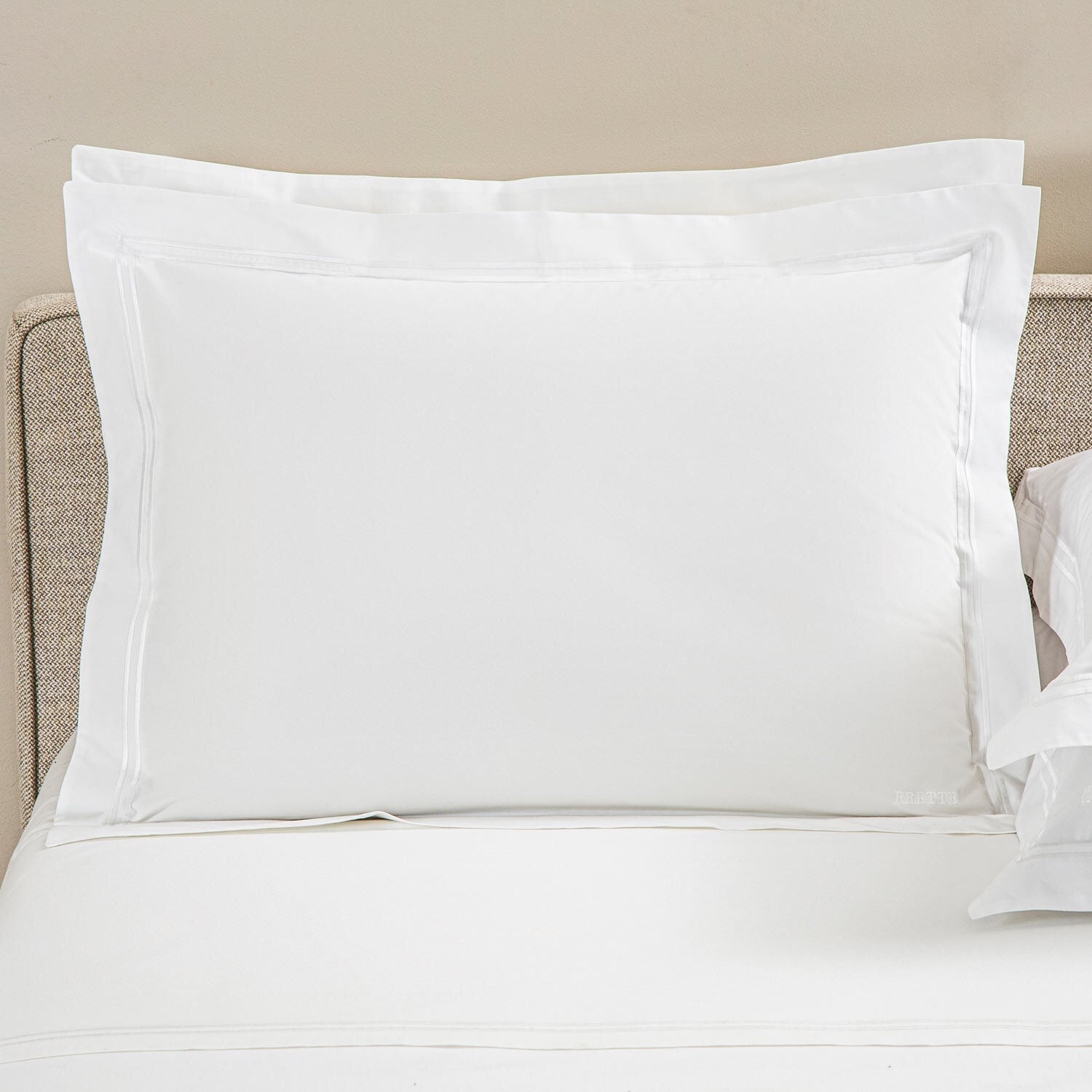 Hotel Classic Sham - Thumbnail 3